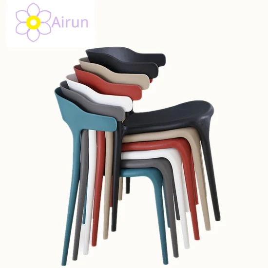 シンプルなデザインの有名なモダンなスタイルの積み重ね可能な青いプラスチック椅子
